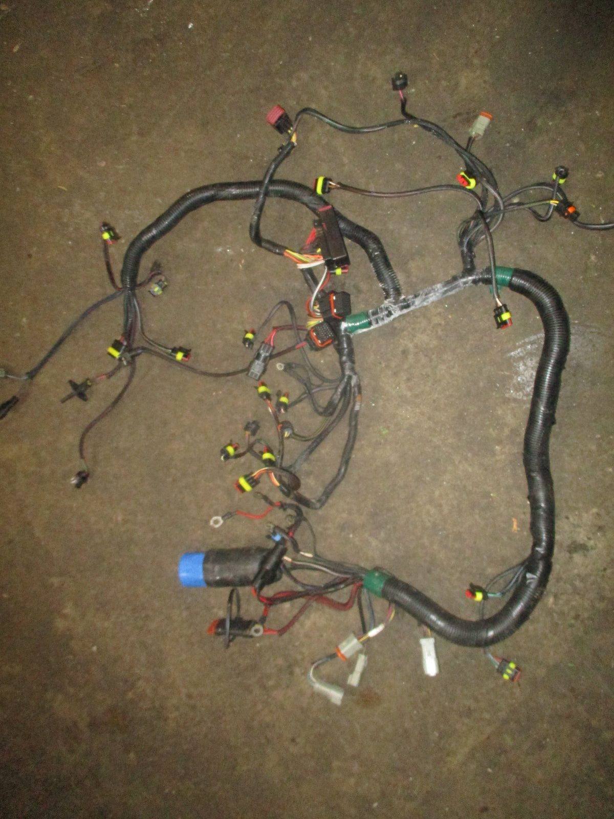 Evinrude ETEC 300hp outboard engine wiring harness (587187)