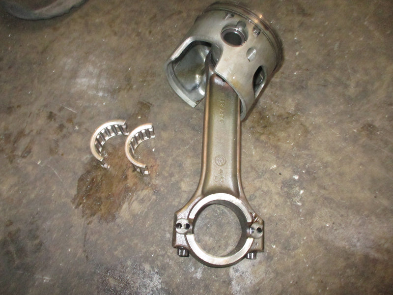 Johnson 200hp 2 stroke outboard port piston and rod .020 oversized