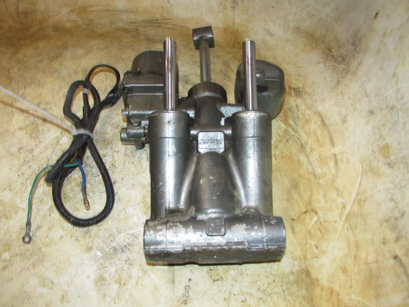 Suzuki DT140 140hp Outboard Tilt Trim Unit (48600-94511)