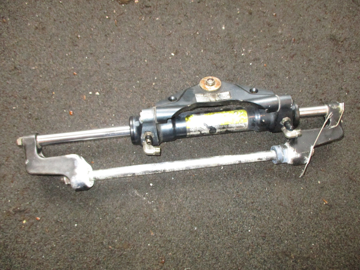 Outboard Seastar hydraulic steering ram Strouds Marine