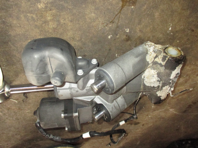 Yamaha 200hp 4 stroke 4 CYL outboard Tilt Trim Unit