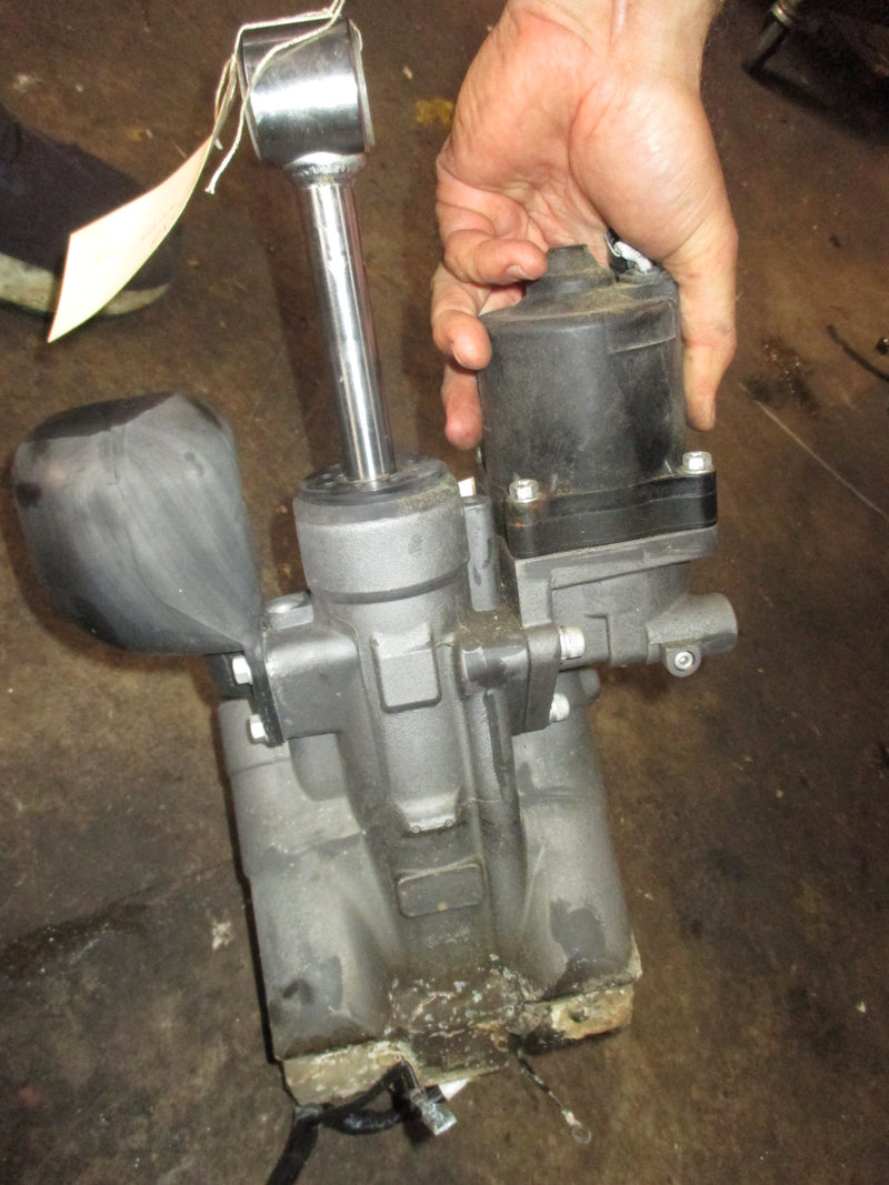 Yamaha 200hp 4 stroke 4 CYL outboard Tilt Trim Unit