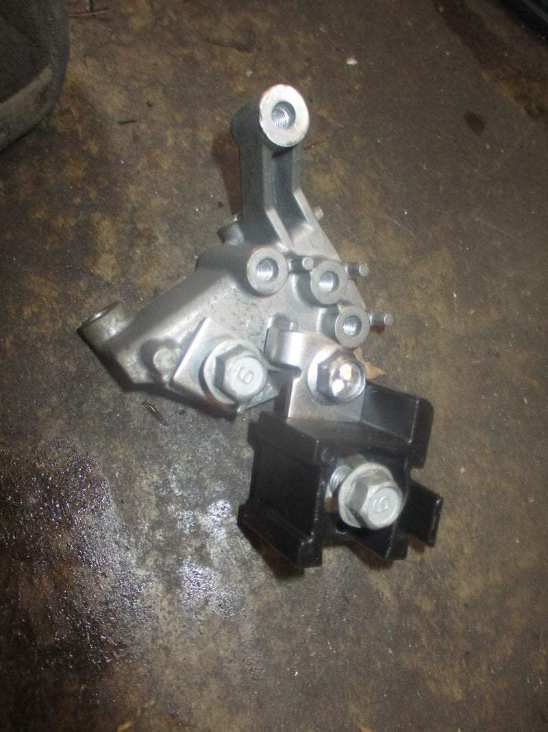 Yamaha 250hp 4.2L 4 stroke outboard battery post