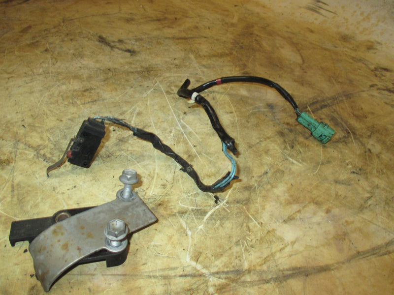 Suzuki DF70 70hp outboard tilt limit switch (37722-93J13)