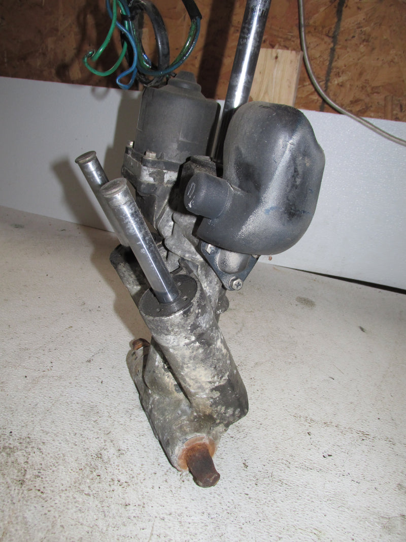 Evinrude 115hp 60 Degree 2 Stroke Outboard Tilt Trim Unit