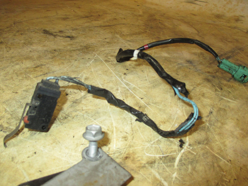 Suzuki DF70 70hp outboard tilt limit switch (37722-93J13)