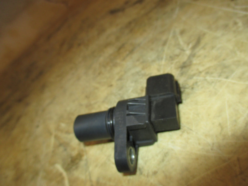 Suzuki DF70 70hp outboard CKP sensor (33220-84G00)