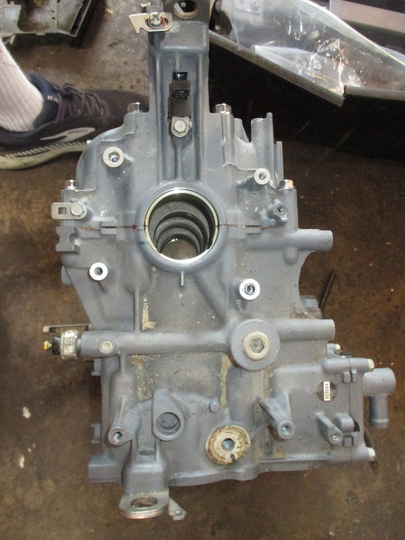 Yamaha 100hp 4 stroke outboard crankcase block