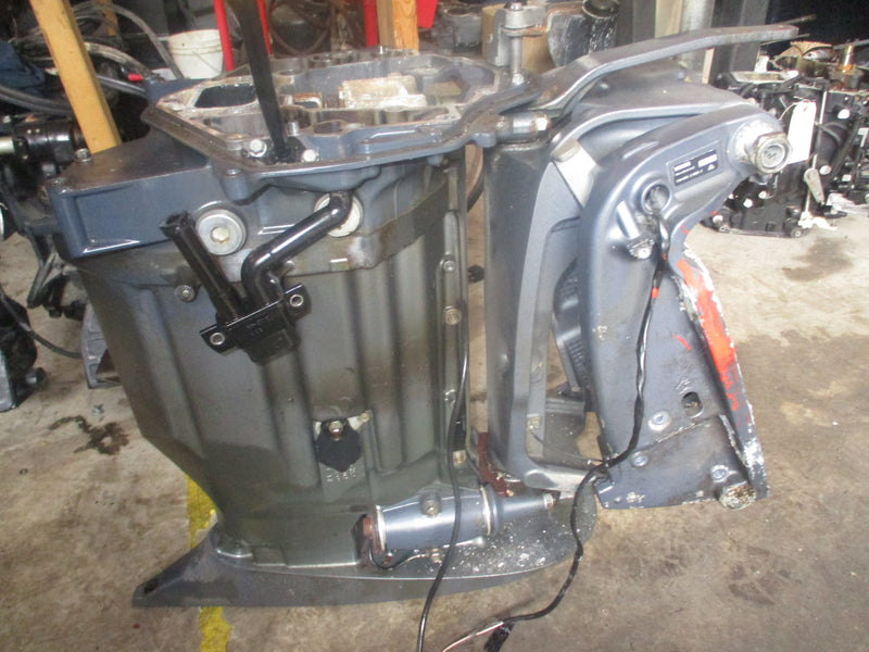 Yamaha 250hp 4.2L 4 stroke outboard 25" shaft mid section