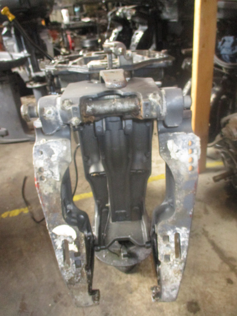 Yamaha 250hp 4.2L 4 stroke outboard 25" shaft mid section