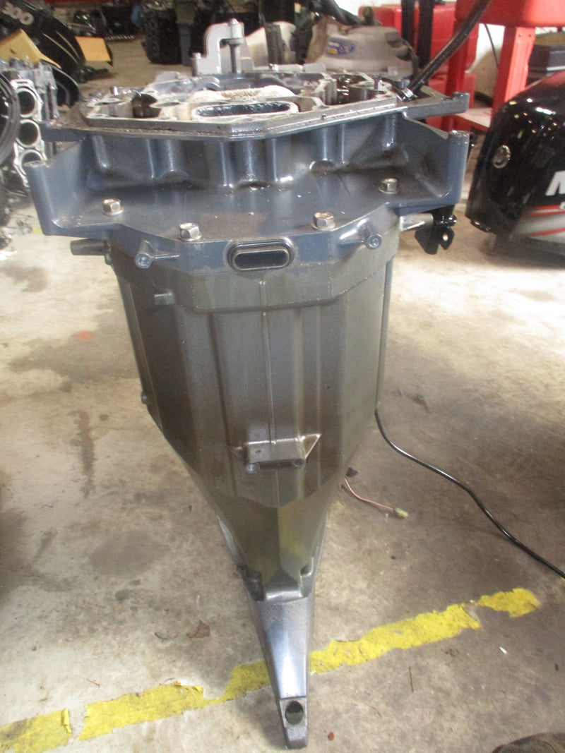 Yamaha 250hp 4.2L 4 stroke outboard 25" shaft mid section