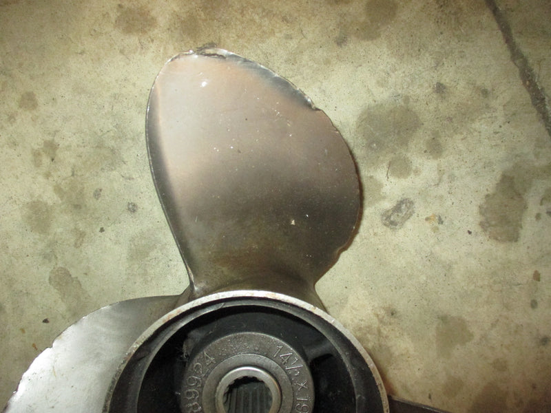 Johnson/Evinrude Outboard Stainless Steel propellor (389924) 14 1/2x19