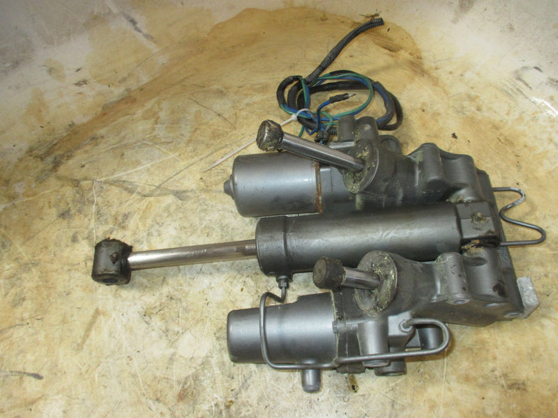 Suzuki DT90 90hp outboard tilt trim unit