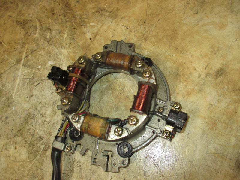 Suzuki DT90 90hp outboard stator / timer base (32101-87E10)