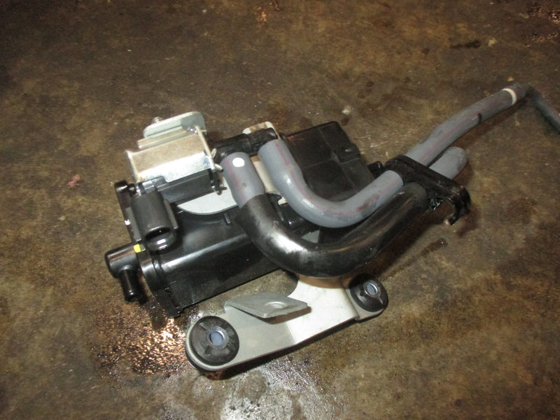 Yamaha 200hp 4 stroke 4 CYL outboard Air Canister and Solenoid Valve (6C5-86120)