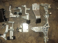 Load image into Gallery viewer, Yamaha 200hp 4 stroke 4 CYL outboard Miscellaneous Bracket Set
