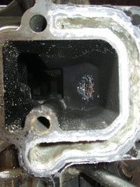 Load image into Gallery viewer, Suzuki DF115 115hp outboard 25" midsection (older style exhaust)
