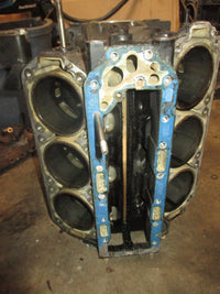 Load image into Gallery viewer, Mercury 135hp Optimax 2 stroke outboard crankcase block
