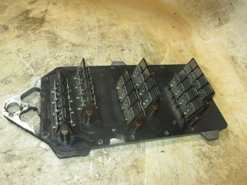 Mercury 135hp Optimax 2 stroke outboard intake manifold and reeds (855420T02)