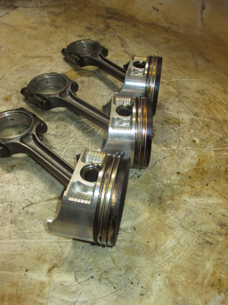 Suzuki DF115 115hp outboard piston and rod set of 3 (12111-90J01)