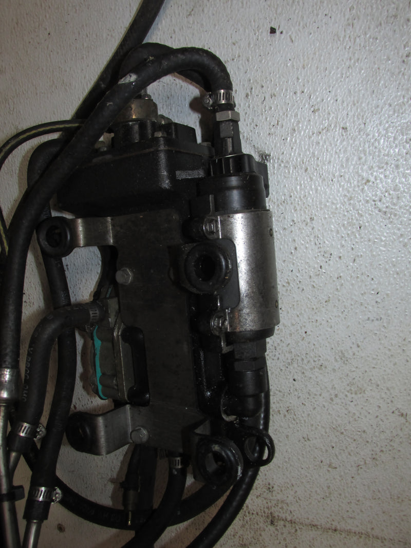 Johnson Ficht Ocean Runner 150hp 2 Stroke Outboard VST/Fuel Pump (438934)