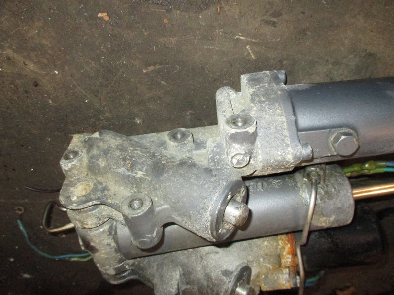 Yamaha 225hp 4 stroke outboard tilt trim unit
