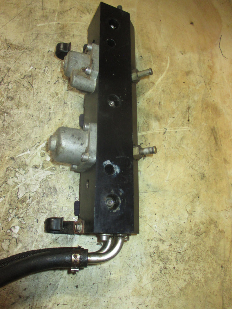 Mercury 135hp Optimax 2 stroke outboard fuel rail and injector set (852379A6)
