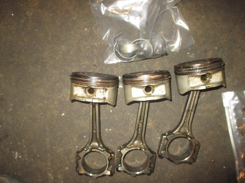 Yamaha 115hp 4 Stroke outboard Piston and Rod Set of 3 (68V-W1164-00)