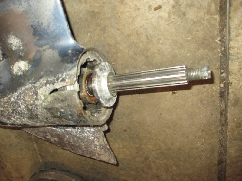 Yamaha 85hp 2 stroke outboard 20" lower unit PARTS ONLY