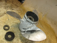Load image into Gallery viewer, Evinrude 140hp 2 stroke outboard aluminum propeller (15x17) (391200)
