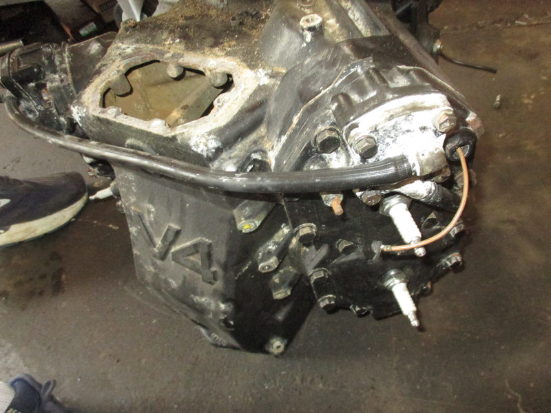 Evinrude 140hp 2 stroke outboard crankcase powerhead