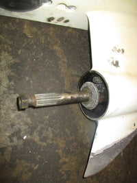 Load image into Gallery viewer, Johnson 140hp 2 stroke outboard 25" shaft lower unit
