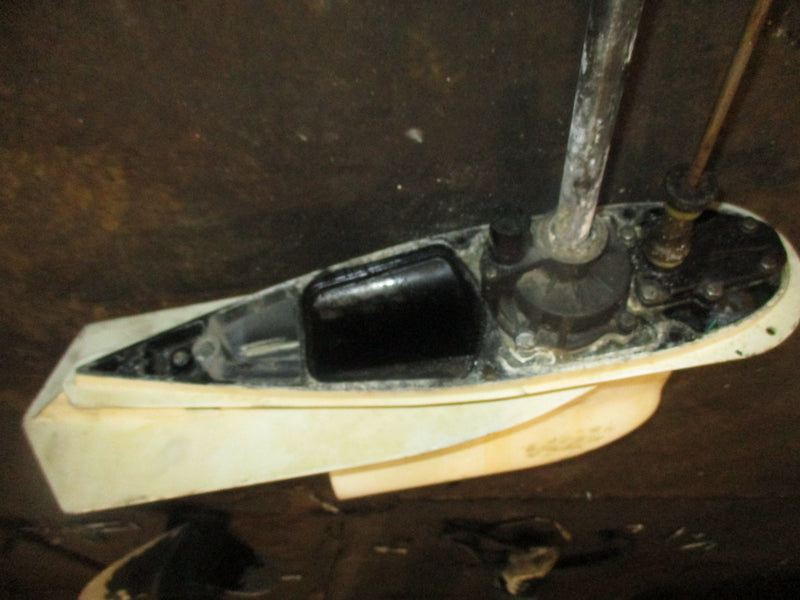 Johnson 140hp 2 stroke outboard 25" shaft lower unit