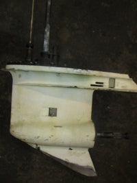 Load image into Gallery viewer, Johnson 140hp 2 stroke outboard 25" shaft lower unit
