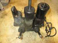 Load image into Gallery viewer, Mercury 135hp Optimax 2 stroke outboard tilt trim unit
