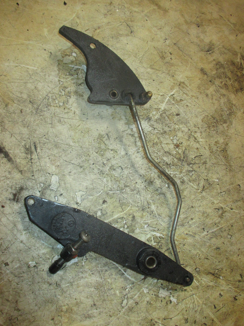Mercury 135hp Optimax 2 stroke outboard throttle bracket (850389C)