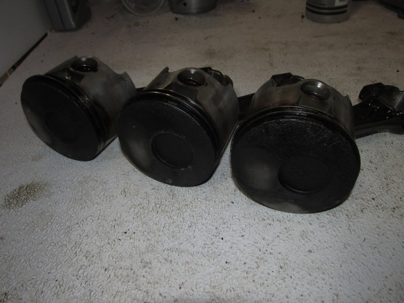 Evinrude Ficht 200hp 2 Stroke Outboard Starboard Piston & Rod Set of 3 (5005022)