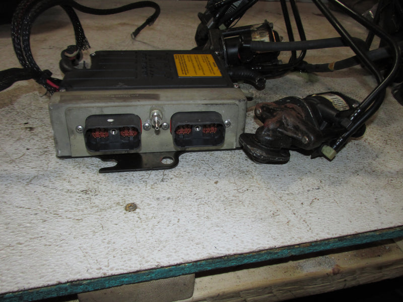 Evinrude Ficht 200hp 2 Stroke Outboard ECU and Injector Set (586484H)