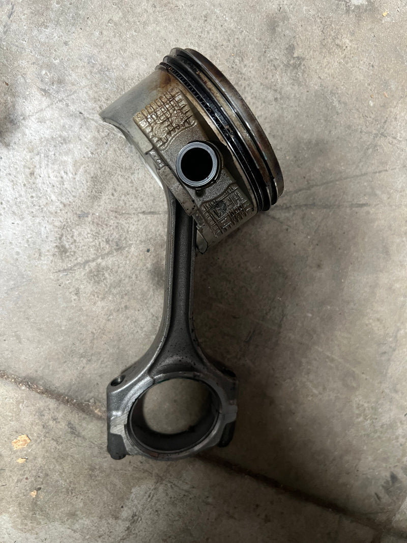Honda BF200A 200hp outboard piston and rod (13101-ZY3-A00)