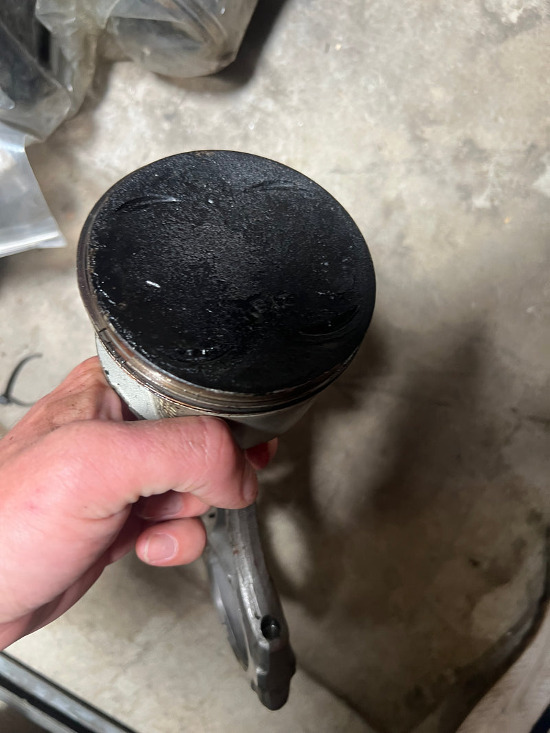Honda BF200A 200hp outboard piston and rod (13101-ZY3-A00)