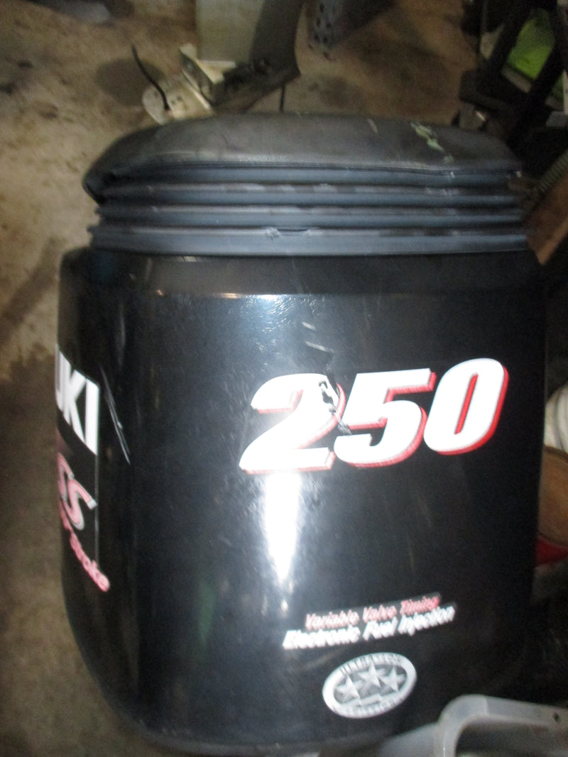 Suzuki 250hp 4 stroke outboard top cowling
