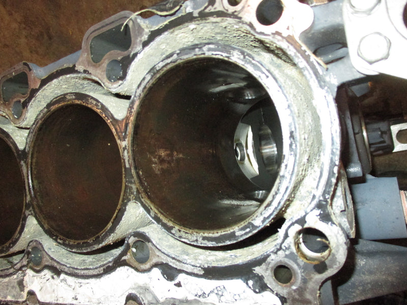 Yamaha 115hp 4 stroke outboard crankcase block (67F-04) #2