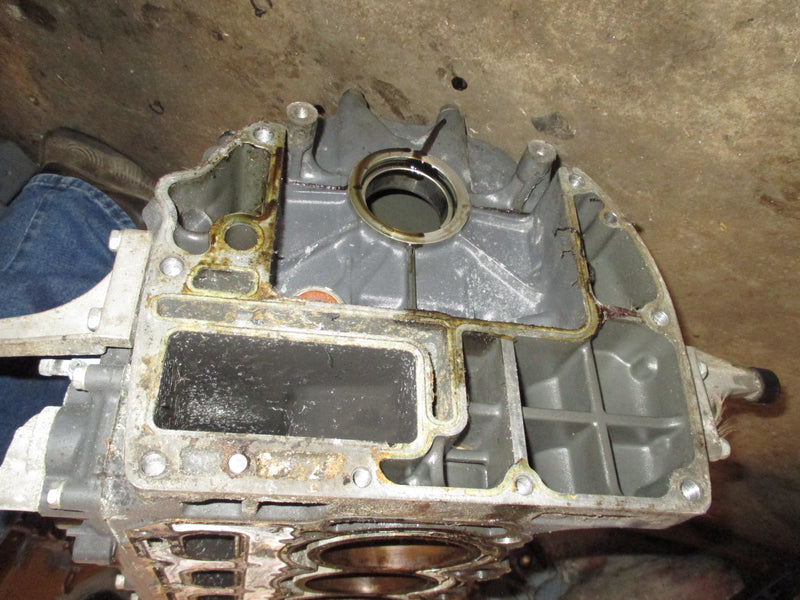 Yamaha 115hp 4 stroke outboard crankcase block (67F-04) #2