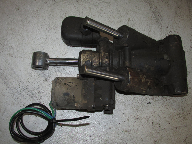Evinrude 115hp 2 Stroke Outboard Tilt Trim Unit (434396)