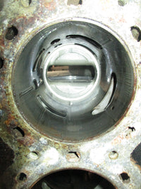 Load image into Gallery viewer, Johnson 200hp GT 2 stroke outboard crankcase block
