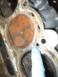 Load image into Gallery viewer, Suzuki 250hp 4 stroke outboard port cylinder head
