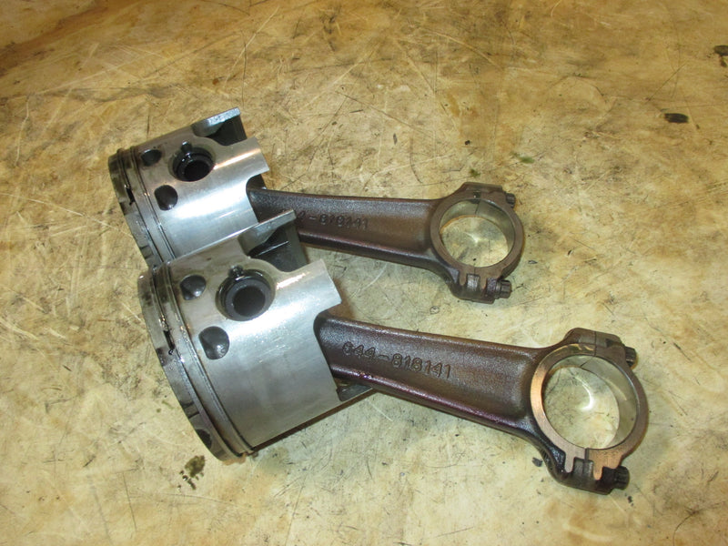 Mercury 150hp 2.5L 2 stroke outboard starboard piston and rod set of 2