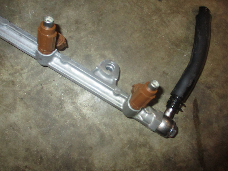 Suzuki DF150 150hp outboard fuel rail and injector set (15751-96J00)