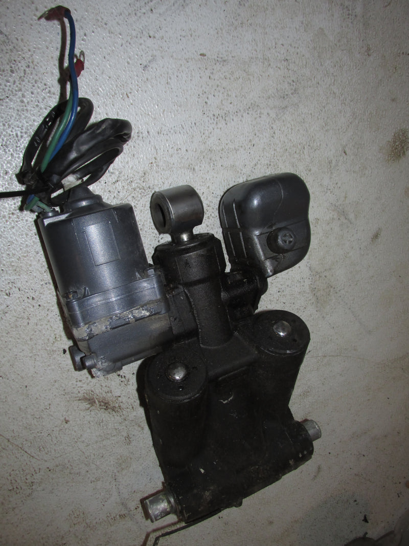 Yamaha 115hp 2 Stroke Outboard Tilt Trim Unit (64E-43800-00-4D)