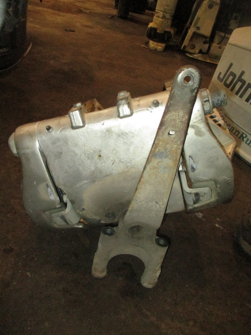 Honda BF225 outboard swivel bracket